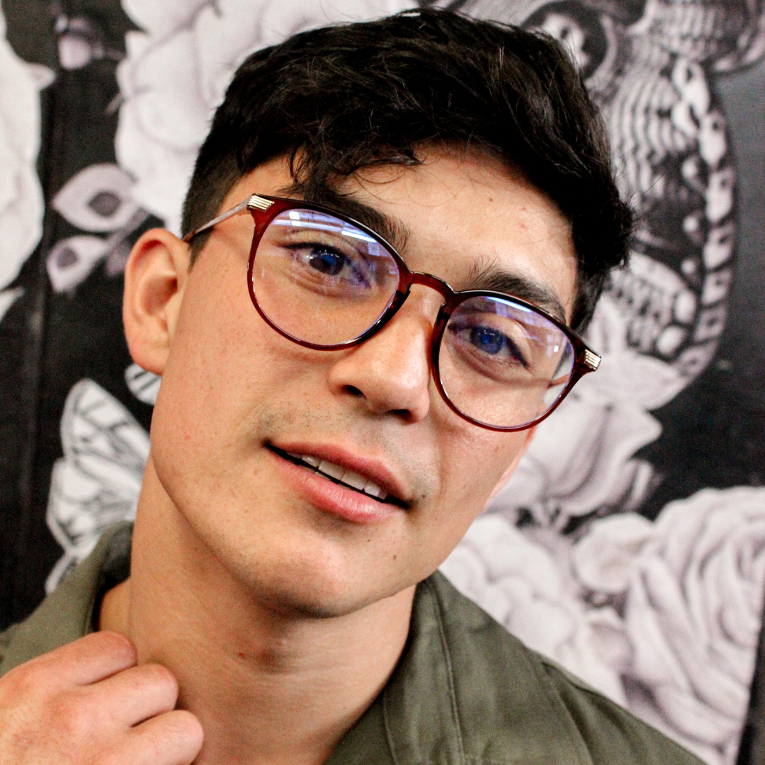 Love Child Brown Round Blue Light Glasses on a male model